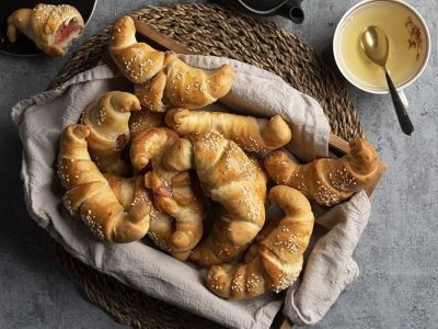 Εύκολα κρουασάν με ζαμπόν και τυρί