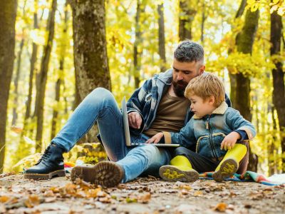 Πατέρας- γιος: Τρία σημαντικά στάδια της σχέσης τους