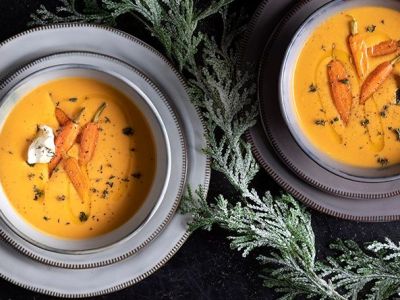 Βελουτέ σούπα με κολοκύθα και ψητά καρότα