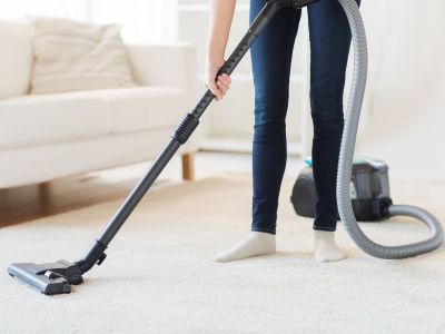 To tip της μαμάς: Το έξυπνο κόλπο με το βαμβάκι στην ηλεκτρική σκούπα