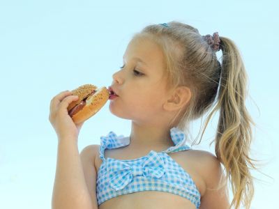 Συνταγές για καλοκαιρινά σάντουιτς που μπορείτε να πάρετε ακόμη και στην παραλία