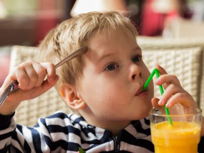 Δύο εύκολες συνταγές για πρωινό που θα λατρέψουν τα παιδιά