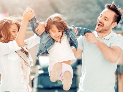 Πώς να χτίσετε έναν ισχυρό συναισθηματικό δεσμό με το παιδί σας