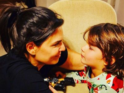 Μαρίνα Ασλάνογλου: Έφτιαξε με τον γιο της υγιεινά cupcakes και πίτα χωρίς γλουτένη