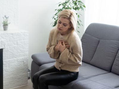 Είναι ο πόνος στο στήθος σημάδι ωορρηξίας;