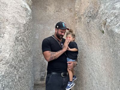 Δημήτρης Αλεξάνδρου: Μόνος με τον Πάρη στην Αθήνα – Πώς περνούν μπαμπάς και γιος