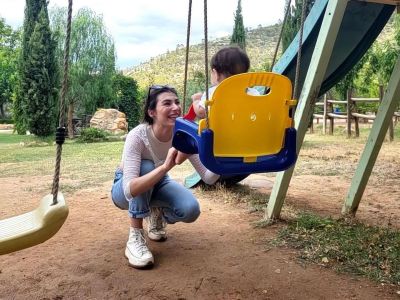 Χρύσα Μιχαλοπούλου: Βγήκε βόλτα με τον γιο της και τις φίλες της