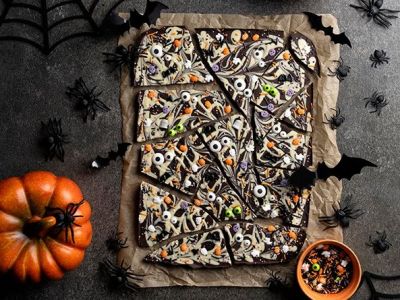Halloween chocolate bark με λίγα υλικά