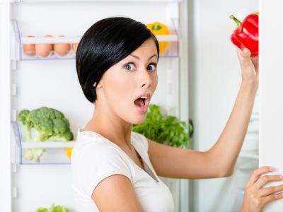 To tip της μαμάς: Γιατί είναι καλή ιδέα να βάλετε μια μικρή ποσότητα αλατιού στο ψυγείο