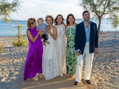 Γιούλικα Σκαφιδά: Βάφτισε τον γιο της στην Καλαμάτα - Φώτο από το μυστήριο και το γλέντι