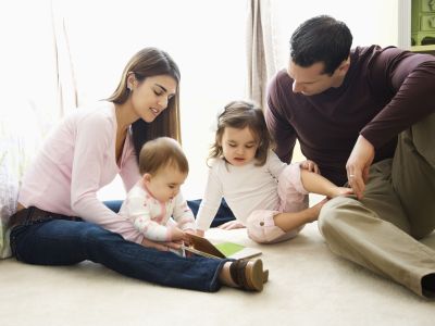 «Bedroom parent» vs «living room parent» - Εσύ τι γονιός είσαι; Ένα viral TikTok έχει την απάντηση