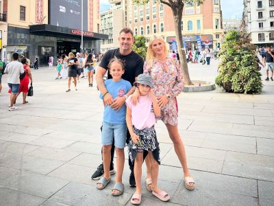 Στέλιος Χανταμπάκης: Στο γήπεδο της Μαδρίτης με την οικογένειά του - Η φώτο με τον Εργκίν Αταμάν