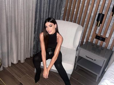 Ήβη Αδάμου: Παίζει UNO με την κόρη της σε μία mom and daughter date βραδιά