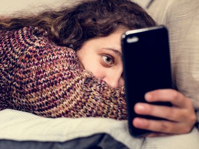 Εφηβεία και εθισμός στα social media: 5 συμβουλές αντιμετώπισης