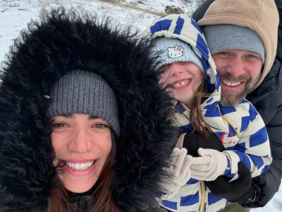 Αδάμου - Κουϊνέλης: Όμορφες αφιλτράριστες στιγμές με την κόρη τους στα χιόνια