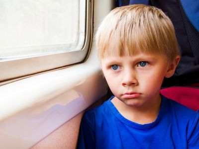 Μια μαμά χτυπά το παιδί της δημόσια - Επεμβαίνεις ή όχι;