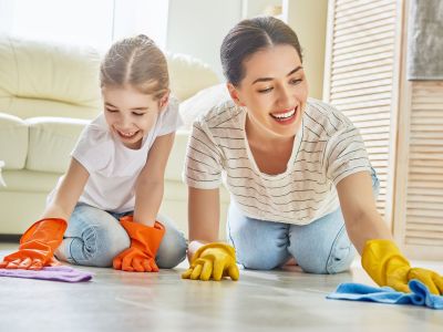 Πώς να καθαρίσετε κάτω από το ψυγείο ή το πλυντήριο χωρίς να μετακινήσετε τις συσκευές