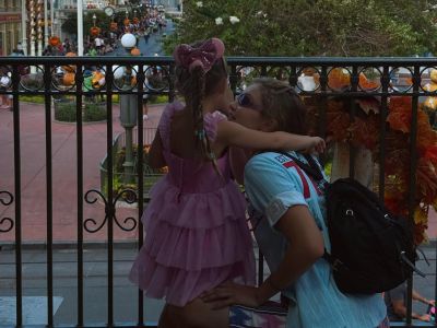 Η Khai, η κόρη του supermodel, Gigi Hadid λατρεύει τα ροζ