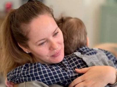 Ο Νικόλας Χριστόπουλος ξεκίνησε παιδικό - Το μήνυμα της Ανίτας Μπραντ σε όλες τις μαμάδες