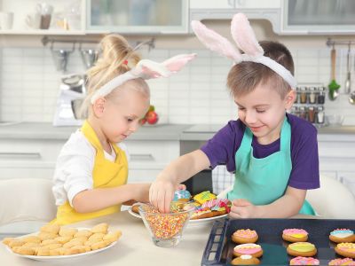 6 πασχαλινές συνταγές που πρέπει να φτιάξετε με τα παιδιά