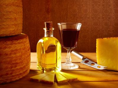 Γιατί νηστεύουμε το λάδι και το κρασί την Μεγάλη Παρασκευή;