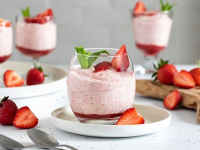 Μους φράουλας με μόνο 3 υλικά από τον Άκη