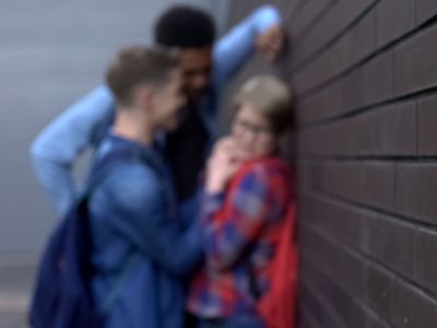 Βίαιη συμπεριφορά στην εφηβεία: Πώς να την αναγνωρίσετε έγκαιρα