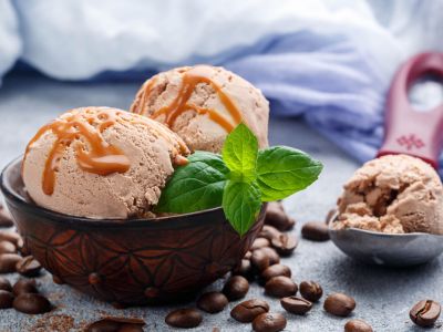 Τρεις συνταγές για σπιτικό παγωτό με λίγα υλικά