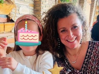 Η κόρη της Τζένης Μπότση ποζάρει με τη λατρεμένη της νονά, Κατερίνα Βρανά