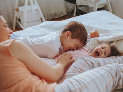 Πώς το γέλιο βοηθά στην ψυχική υγεία των παιδιών