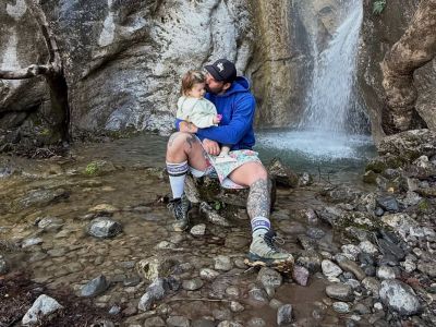Ο Δημήτρης Αλεξάνδρου είχε γενέθλια και ο γιος του έσβησε το κεράκι της τούρτας του