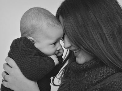 O σιωπηλός αγώνας της μητρότητας