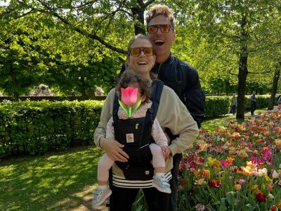 Μιχαλάκη - Παπαγεωργίου: Φανταστικές φωτογραφίες από το πρώτο ταξίδι με την κόρη τους στο εξωτερικό