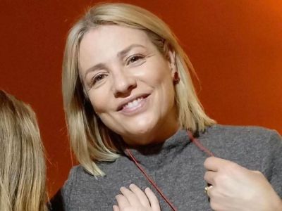 Μαριάννα Τουμασάτου: Η κόρη της την έχει φτάσει στο ύψος – Νέα φώτο από το κομμωτήριο