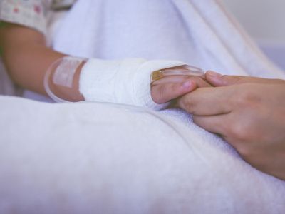 Μικροί επιζώντες, μεγάλες προκλήσεις: Η αθέατη πλευρά του παιδικού καρκίνου