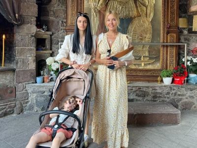 Χριστίνα Παππά: Για τάμα στη Μυτιλήνη με τη νύφη και την εγγονή της