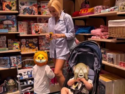 Η Κωνσταντίνα Σπυροπούλου σε summer mode – Και οι μικροί της γιοι δεν πάνε πίσω