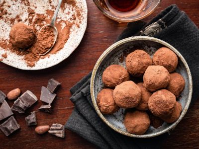 Σοκολατένια τρουφάκια με 4 υλικά: Σοκολατένια απόλαυση για όλη την οικογένεια