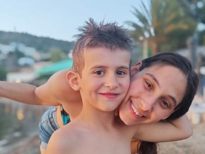 Φωτεινή Αθερίδου: Το αυθόρμητο οικογενειακό ταξίδι στην Αίγινα