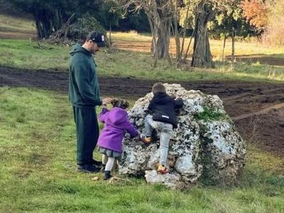 Δεν είναι μόνο σεφ – Δείτε πώς περνάει ο Άκης Πετρετζίκης όταν είναι με τα παιδιά του