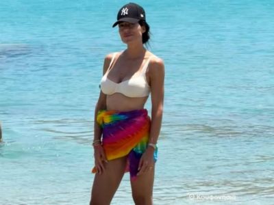 Μαμά και κόρη σε matchy-matchy εμφάνιση: Η Φλορίντα ποζάρει με την κόρη της μετά από καιρό