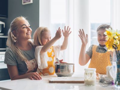 6 καλοκαιρινά σνακ που μπορείτε να φτιάξετε μαζί με τα παιδιά σας στο σπίτι