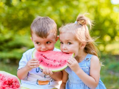 Καλοκαιρινά σνακ για παιδιά: Θρεπτικές επιλογές για τις ζεστές μέρες