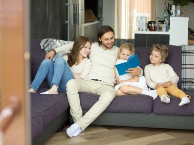 Πώς να κρατήσεις το μυαλό του παιδιού σε εγρήγορση χωρίς να του χαλάσεις το καλοκαίρι