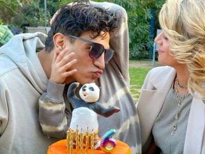 Ο γιος της Τζένης Θεωνά στο πιάνο με τον Δήμο Αναστασιάδη – Μια ξεχωριστή στιγμή στο Μέγαρο Μουσικής