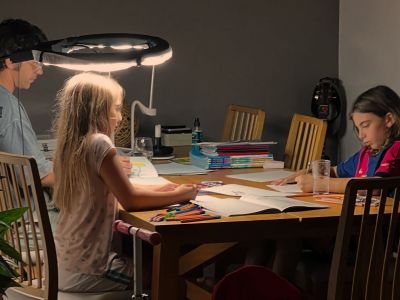 Αφήστε τα παιδιά σας να βαρεθούν... όπως έκανε η Ρούλα Ρέβη