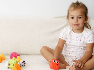 Γιατί το «παίζω μόνο μου» (solo play) δεν είναι πάντα θετικό για τα παιδιά