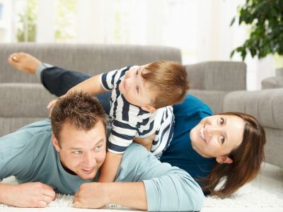 Μειώνεται ο αριθμός των παιδιών ανά οικογένεια στην ΕΕ και την Ελλάδα, σύμφωνα με την Eurostat