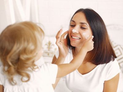 Ένα υγιές δέρμα ξεκινά από ένα ισορροπημένο μικροβίωμα - και αυτό ισχύει για όλη την οικογένεια