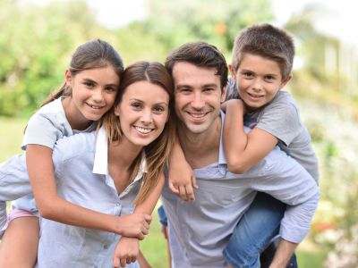 8 σημάδια που δείχνουν ότι σας θαυμάζουν τα παιδιά σας ακόμα κι αν δεν το παραδέχονται